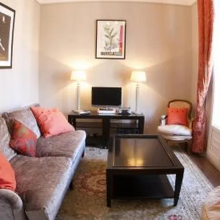 Carnot 14 Apartment *