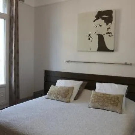Apartment Carnot 14 *