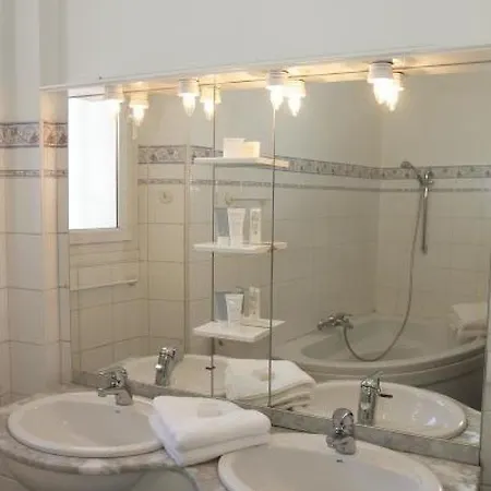 Carnot 14 Apartment